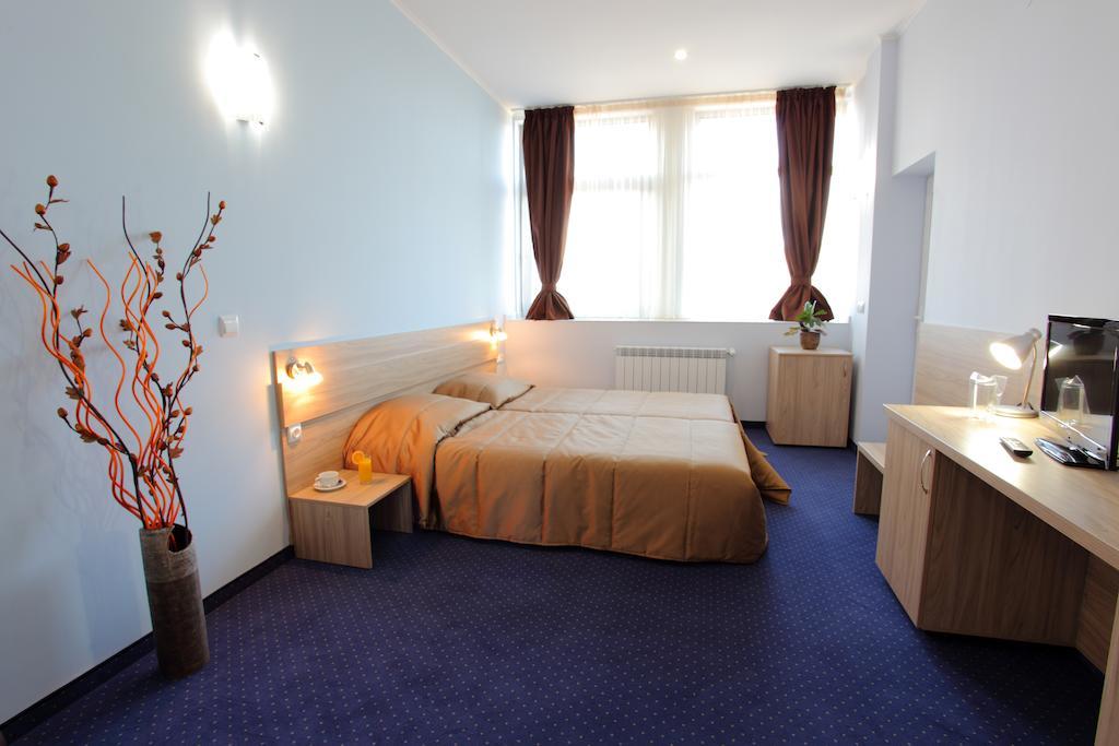 Teodora Palace Hotel Rusçuk Oda fotoğraf
